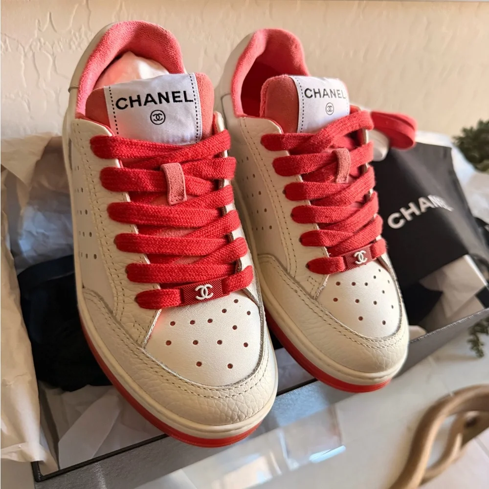 CHANEL Grained Calfskin Fabric Womens Logo White Red - Picture 10 of 15